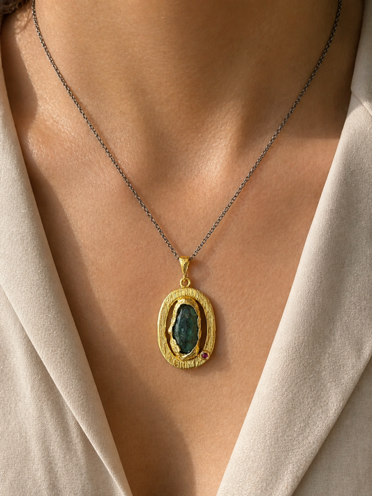 Petite Necklace taş eksik